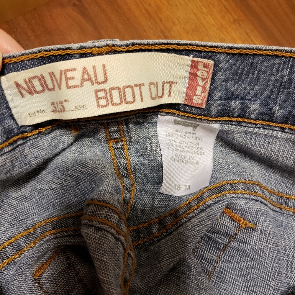Levi's - Picture 4 of 4